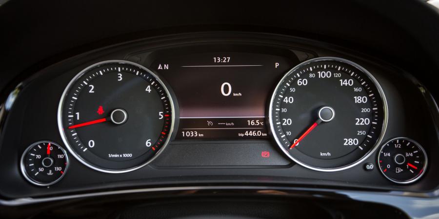 Панель приборов Volkswagen Touareg V6 TDI Adventure 2017 года  (AU) (фото 32 из 33)